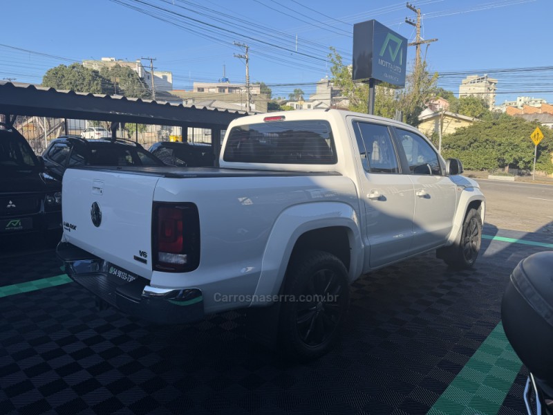 AMAROK 3.0 V6 TDI HIGHLINE CD DIESEL 4MOTION AUTOMÁTICO - 2022 - CAXIAS DO SUL