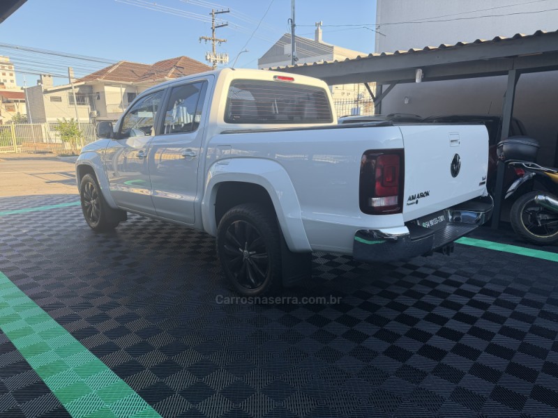 AMAROK 3.0 V6 TDI HIGHLINE CD DIESEL 4MOTION AUTOMÁTICO - 2022 - CAXIAS DO SUL