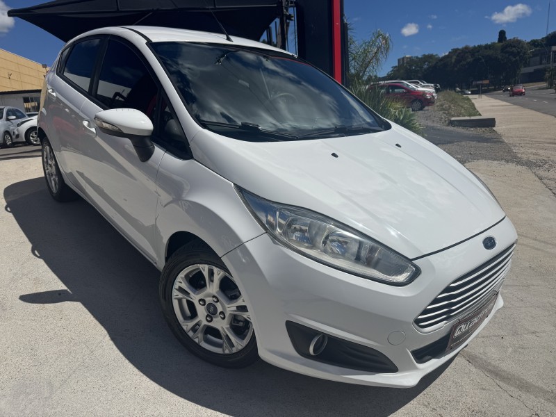 fiesta 1.6 se hatch 16v flex 4p automatico 2014 caxias do sul