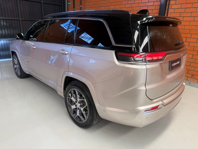 COMMANDER 1.3 OVERLAND T270 16V 4X2 TURBO FLEX 4P AUTOMÁTICO - 2023 - BENTO GONçALVES