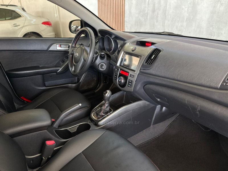 CERATO 1.6 E.221 SEDAN 16V GASOLINA 4P AUTOMÁTICO - 2012 - NOVO HAMBURGO