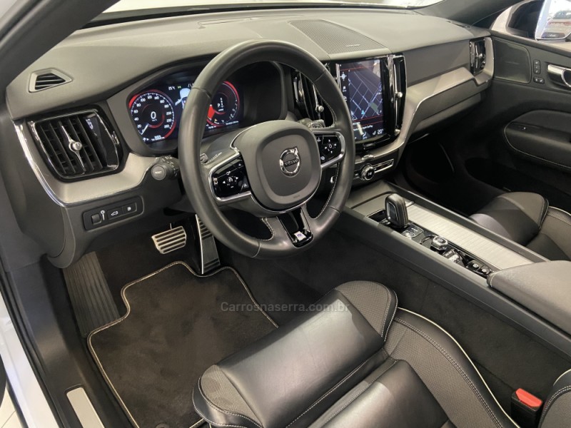 XC60 2.0 T8 R DESIGN HYBRID GASOLINA 4P AUTOMÁTICO - 2020 - FLORES DA CUNHA