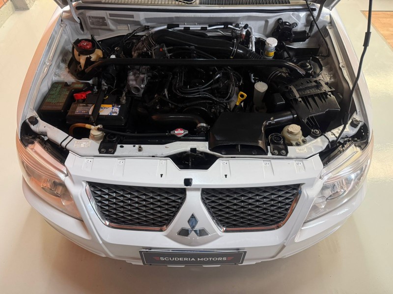 PAJERO TR4 2.0 4X4 16V 140CV FLEX 4P AUTOMÁTICO - 2013 - BENTO GONçALVES