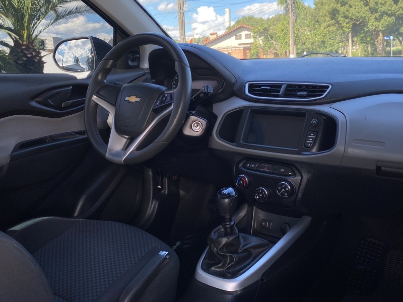 ONIX 1.4 MPFI LT 8V FLEX 4P MANUAL - 2017 - CARLOS BARBOSA