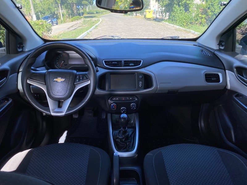 ONIX 1.4 MPFI LT 8V FLEX 4P MANUAL - 2017 - CARLOS BARBOSA