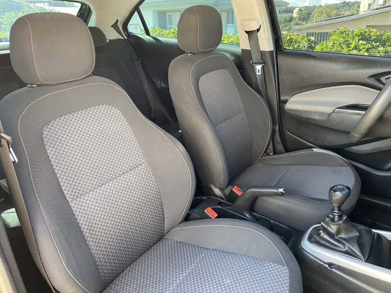 ONIX 1.4 MPFI LT 8V FLEX 4P MANUAL - 2017 - CARLOS BARBOSA