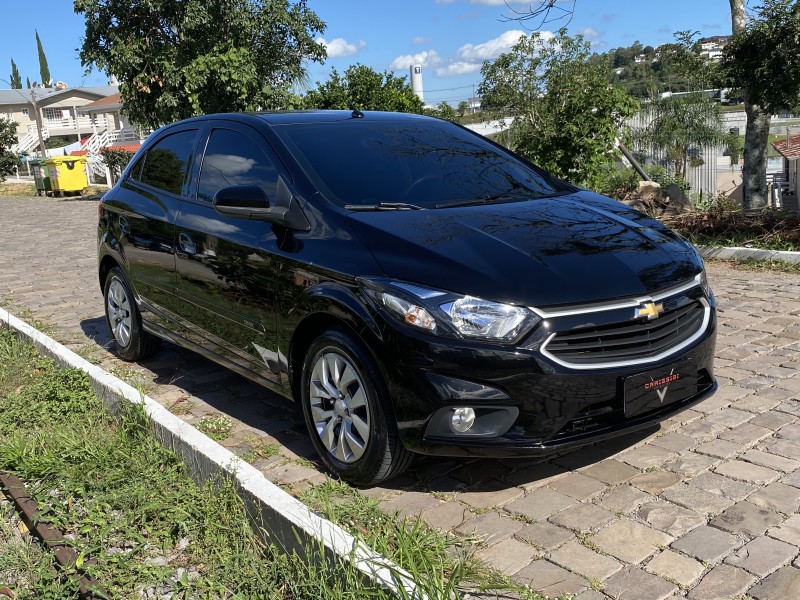 ONIX 1.4 MPFI LT 8V FLEX 4P MANUAL - 2017 - CARLOS BARBOSA