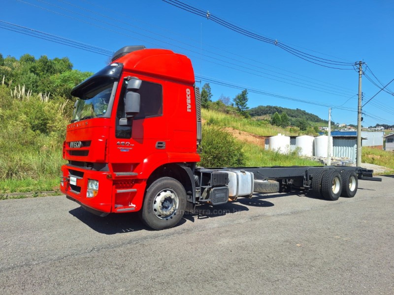 stralis hd 740 s46tz 3 eixos 2011 flores da cunha