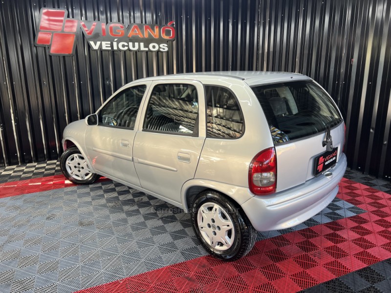 CORSA 1.0 MPFI MILENIUM 8V GASOLINA 4P MANUAL - 2002 - CAXIAS DO SUL