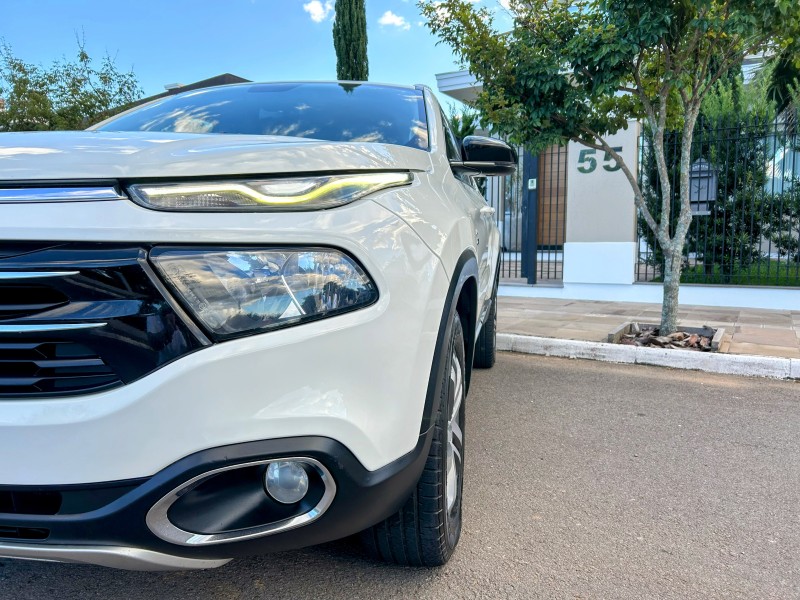 TORO 2.0 16V TURBO DIESEL VOLCANO AT9 4X4 AUTOMÁTICO - 2017 - BENTO GONçALVES