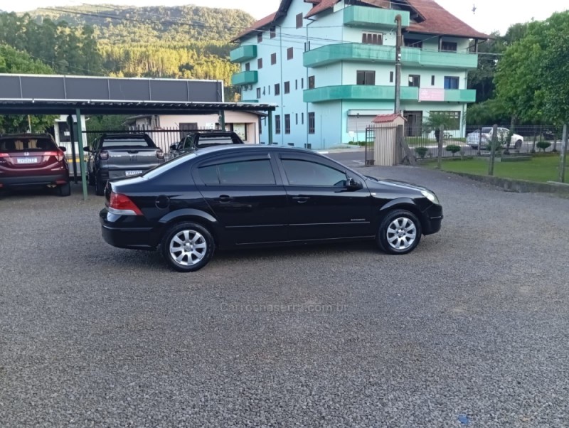 VECTRA 2.0 MPFI EXPRESSION 8V FLEX 4P MANUAL - 2008 - PICADA CAFé