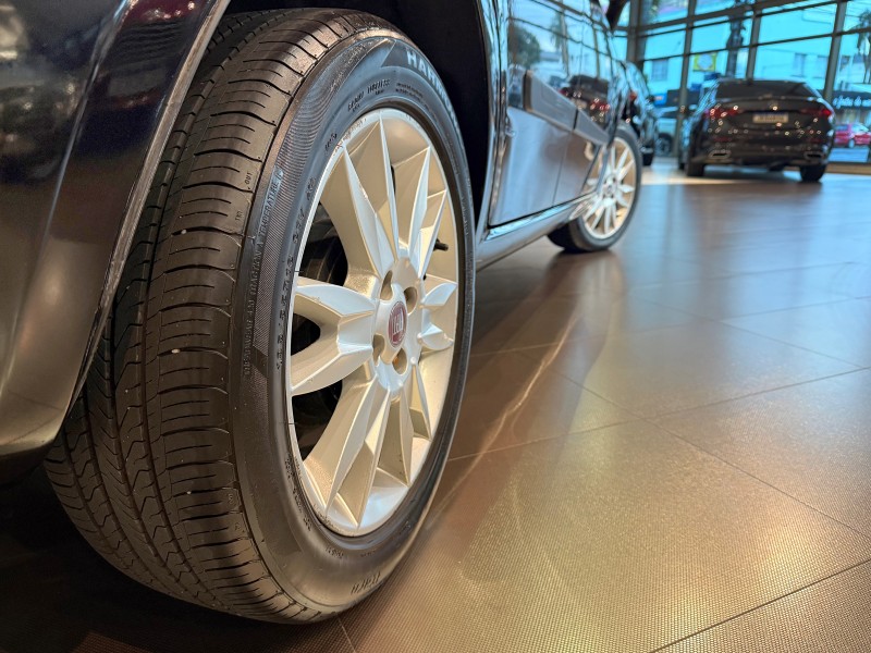 PUNTO 1.6 ESSENCE 16V FLEX 4P AUTOMATIZADO - 2012 - FARROUPILHA