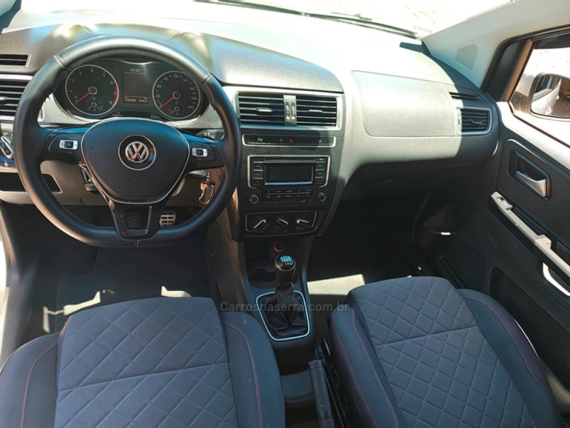 FOX 1.6 MI HIGHLINE 8V FLEX 4P MANUAL - 2015 - GUAPORé