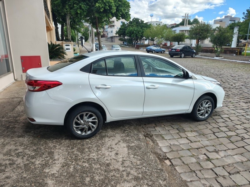 YARIS 1.5 XS CONNECT SEDAN 16V FLEX 4P AUTOMÁTICO - 2025 - GUAPORé
