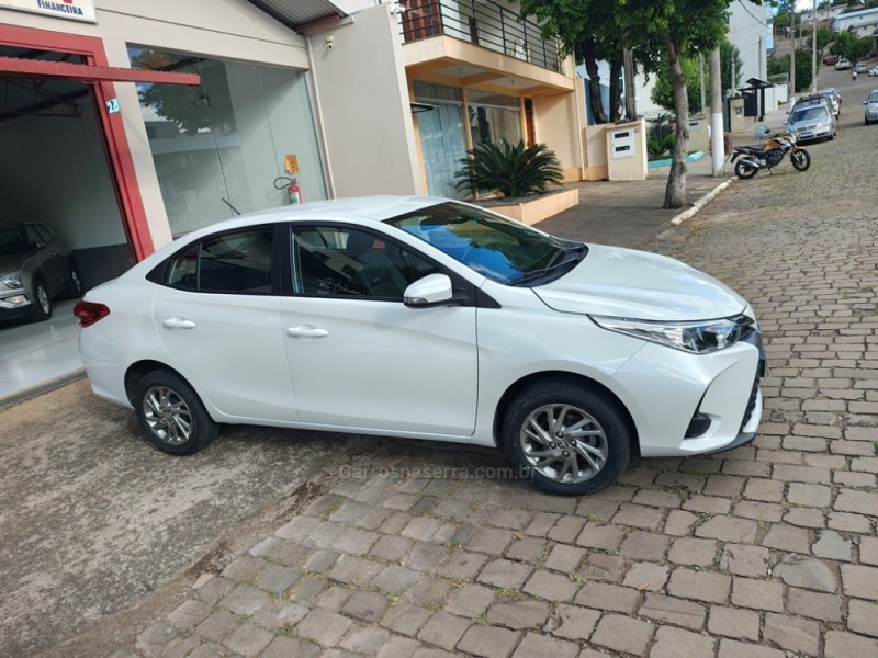 YARIS 1.5 XS CONNECT SEDAN 16V FLEX 4P AUTOMÁTICO - 2025 - GUAPORé