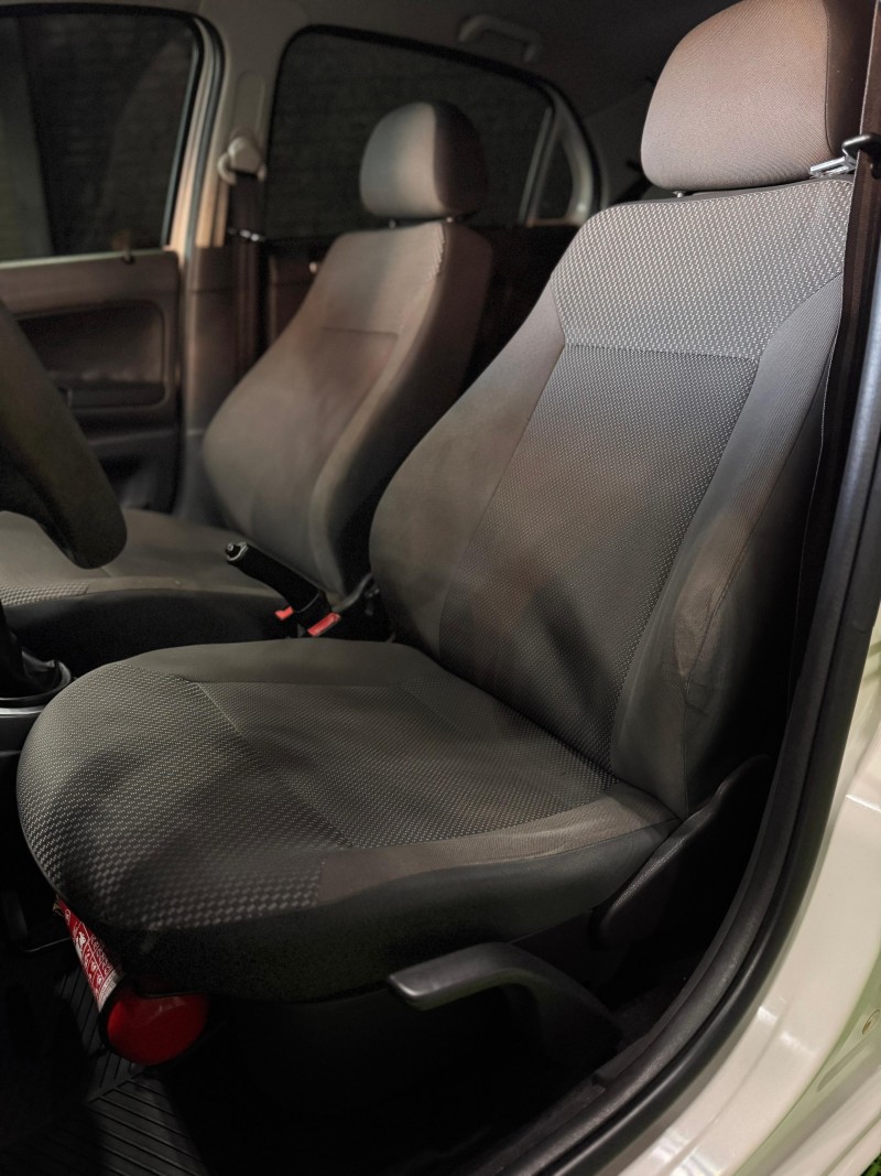 VOYAGE 1.6 MI TREND 8V FLEX 4P MANUAL - 2013 - FELIZ