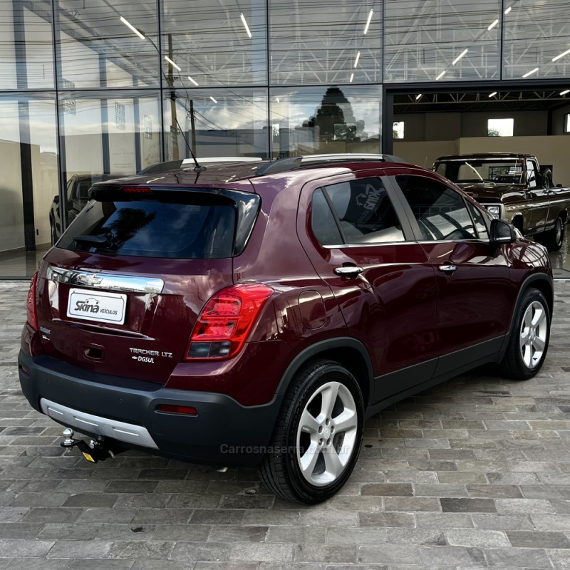 TRACKER 1.8 MPFI LTZ 4X2 16V FLEX 4P AUTOMÁTICO - 2015 - VACARIA