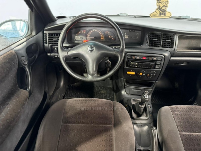 VECTRA 2.0 MPFI GLS 8V GASOLINA 4P MANUAL - 1999 - VACARIA