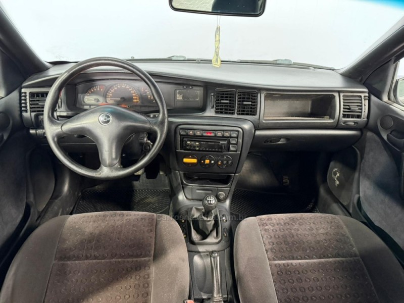 VECTRA 2.0 MPFI GLS 8V GASOLINA 4P MANUAL - 1999 - VACARIA