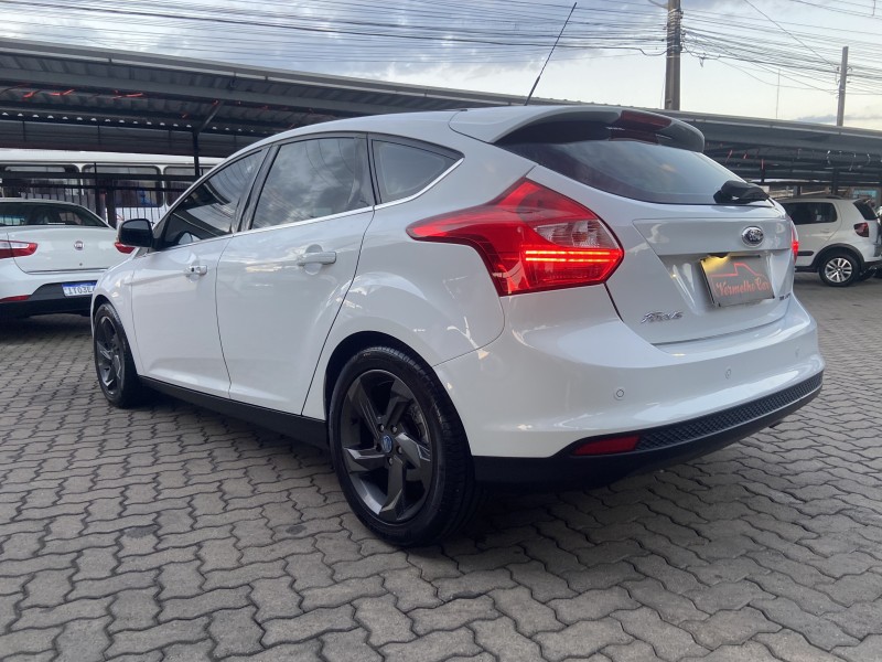 FOCUS 2.0 TITANIUM FASTBACK 16V FLEX 4P AUTOMÁTICO - 2015 - CAXIAS DO SUL