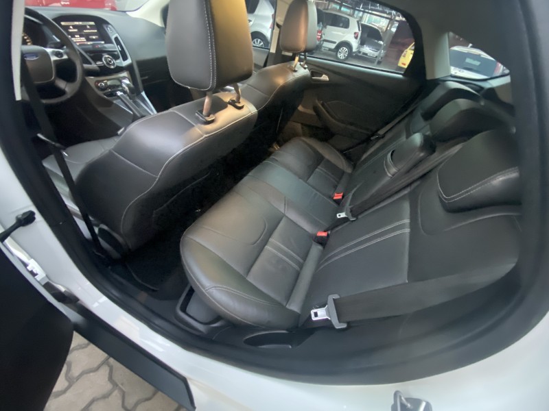 FOCUS 2.0 TITANIUM FASTBACK 16V FLEX 4P AUTOMÁTICO - 2015 - CAXIAS DO SUL