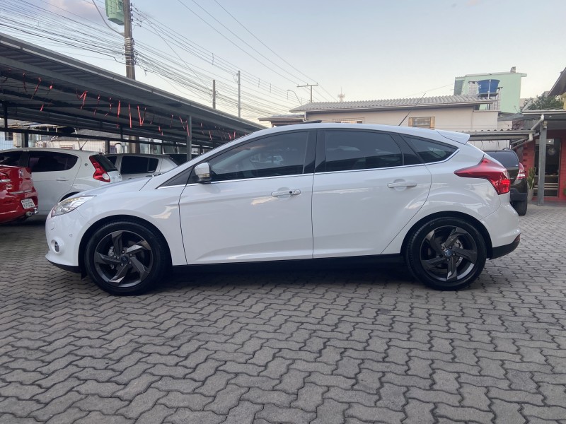 FOCUS 2.0 TITANIUM FASTBACK 16V FLEX 4P AUTOMÁTICO - 2015 - CAXIAS DO SUL