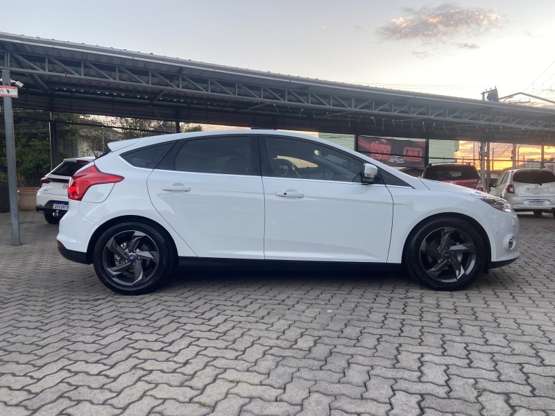FOCUS 2.0 TITANIUM FASTBACK 16V FLEX 4P AUTOMÁTICO - 2015 - CAXIAS DO SUL