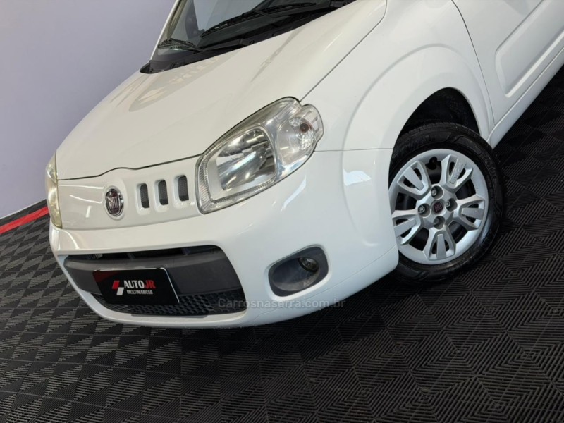 UNO 1.0 EVO VIVACE 8V FLEX 4P MANUAL - 2013 - VACARIA