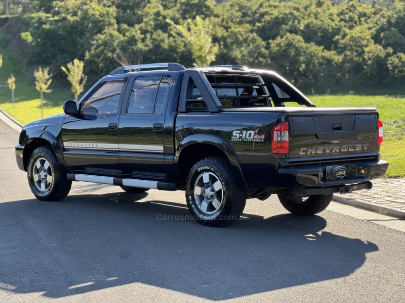 S10 2.8 EXECUTIVE 4X4 CD 12V TURBO ELECTRONIC INTERCOOLER DIESEL 4P MANUAL - 2011 - GRAMADO