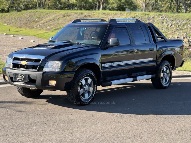 S10 2.8 EXECUTIVE 4X4 CD 12V TURBO ELECTRONIC INTERCOOLER DIESEL 4P MANUAL - 2011 - GRAMADO