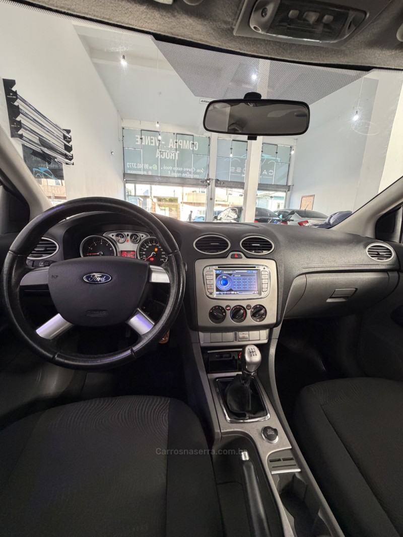 FOCUS 1.6 8V FLEX 4P MANUAL - 2011 - CAXIAS DO SUL