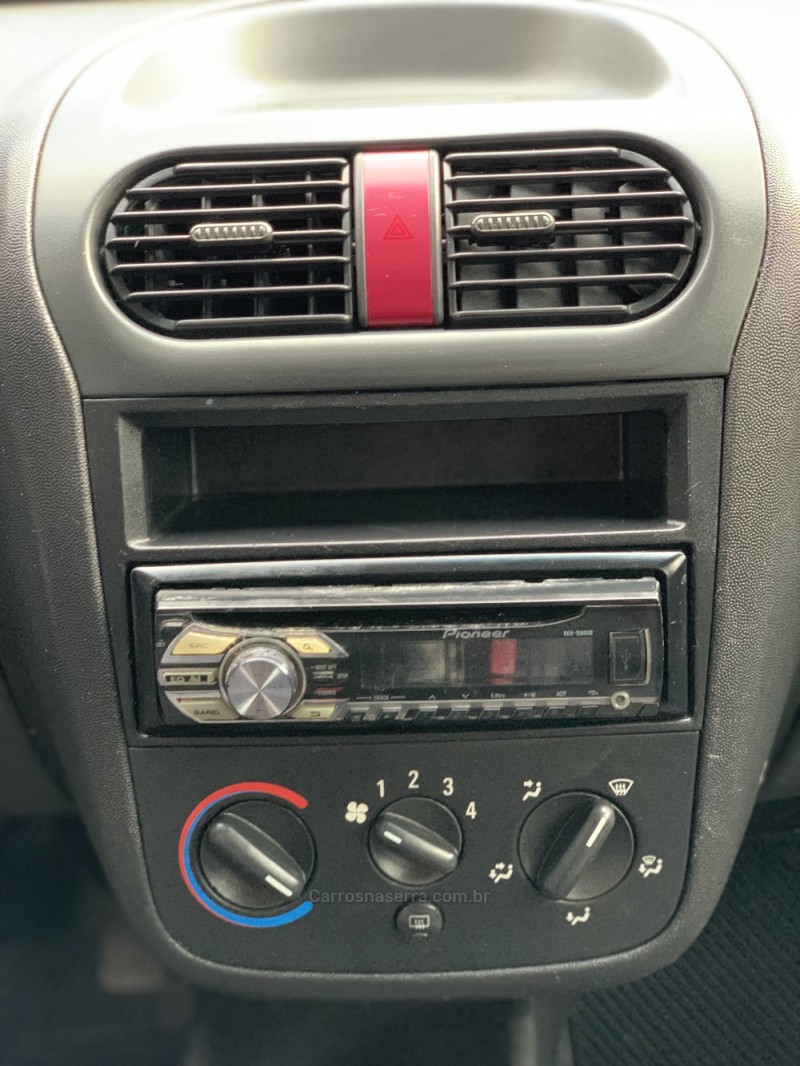 CORSA 1.0 MPFI MAXX SEDAN 8V GASOLINA 4P MANUAL - 2003 - CAXIAS DO SUL