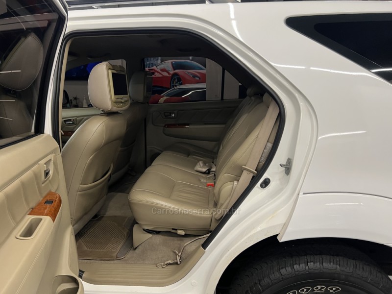 HILUX SW4 3.0 SRV 4X4 7 LUGARES 16V TURBO INTERCOOLER DIESEL 4P AUTOMÁTICO - 2011 - NOVO HAMBURGO