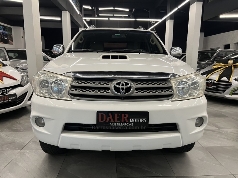 HILUX SW4 3.0 SRV 4X4 7 LUGARES 16V TURBO INTERCOOLER DIESEL 4P AUTOMÁTICO - 2011 - NOVO HAMBURGO