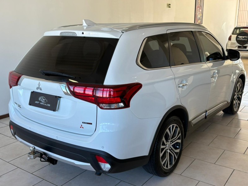 OUTLANDER 2.2 4X4 16V DIESEL 4P AUTOMÁTICO - 2018 - BENTO GONçALVES