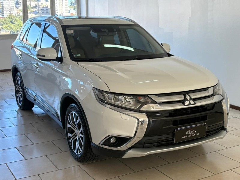 OUTLANDER 2.2 4X4 16V DIESEL 4P AUTOMÁTICO - 2018 - BENTO GONçALVES