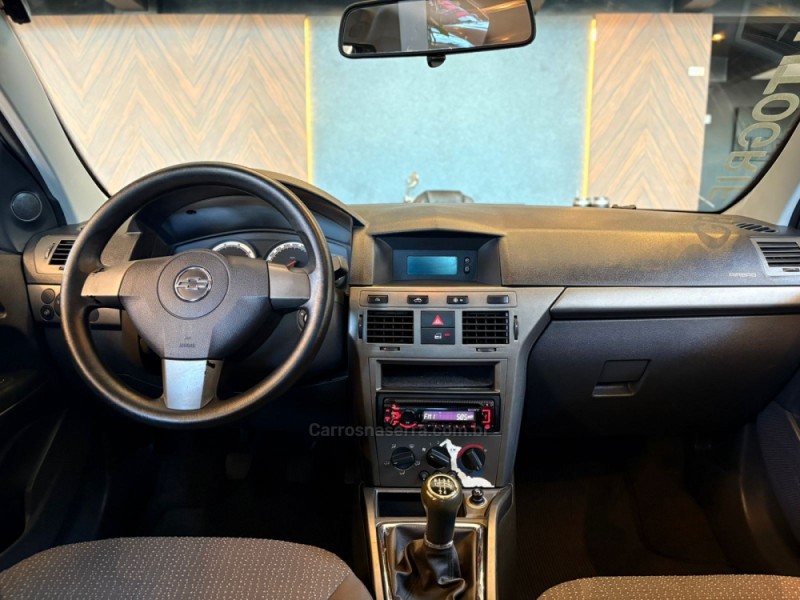 VECTRA 2.0 MPFI EXPRESSION 8V FLEX 4P MANUAL - 2010 - CAMPO BOM