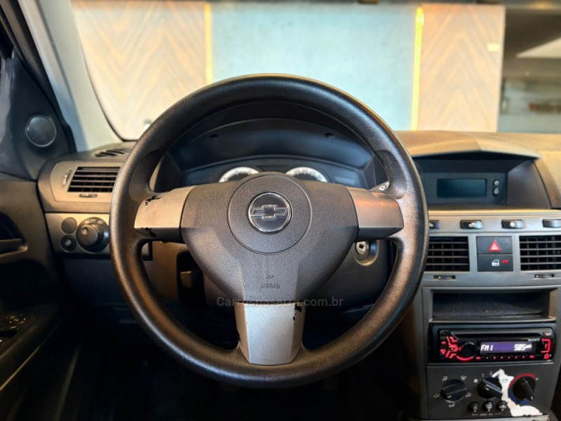 VECTRA 2.0 MPFI EXPRESSION 8V FLEX 4P MANUAL - 2010 - CAMPO BOM