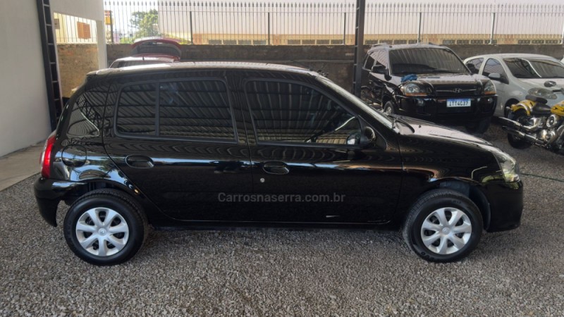 CLIO 1.0 EXPRESSION 16V FLEX 4P MANUAL - 2016 - CAXIAS DO SUL