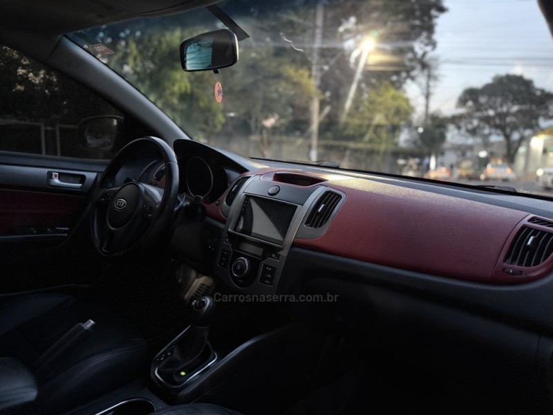 CERATO 2.0 KOUP 16V GASOLINA 2P AUTOMÁTICO - 2012 - PAROBé