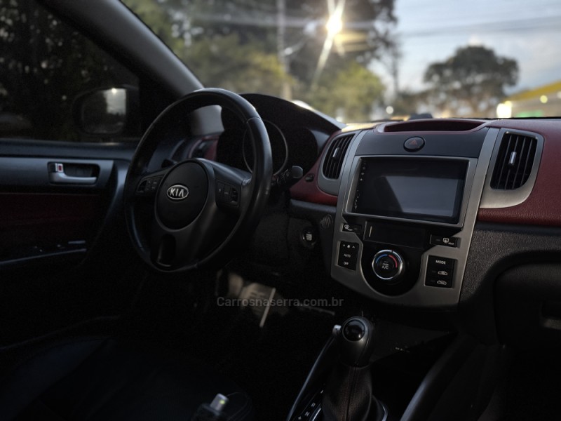 CERATO 2.0 KOUP 16V GASOLINA 2P AUTOMÁTICO - 2012 - PAROBé