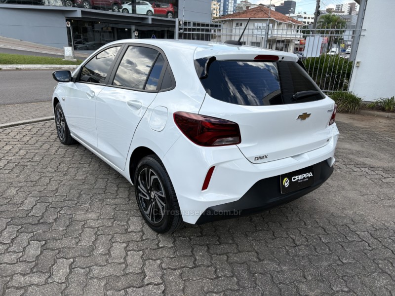 ONIX 1.0 LT 12V TURBO FLEX 4P AUTOMÁTICO - 2024 - FARROUPILHA