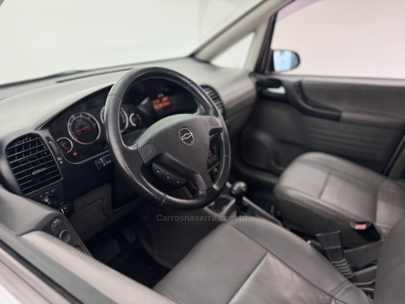 ZAFIRA 2.0 MPFI ELITE 8V FLEX 4P AUTOMÁTICO - 2012 - CARLOS BARBOSA