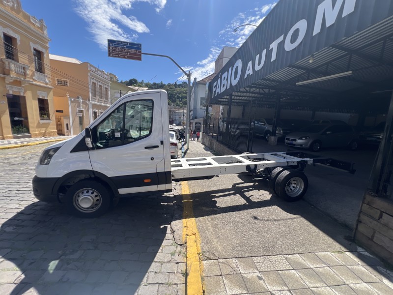 TRANSIT 2.0 460 B PASSAGEIRO TURBO DIESEL 3P AUTOMÁTICO - 2025 - GARIBALDI