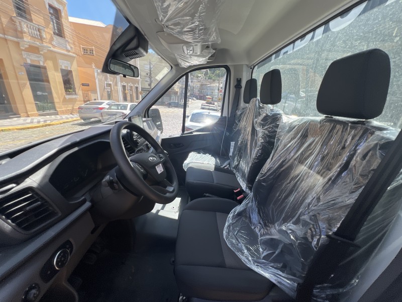 TRANSIT 2.0 460 B PASSAGEIRO TURBO DIESEL 3P AUTOMÁTICO - 2025 - GARIBALDI