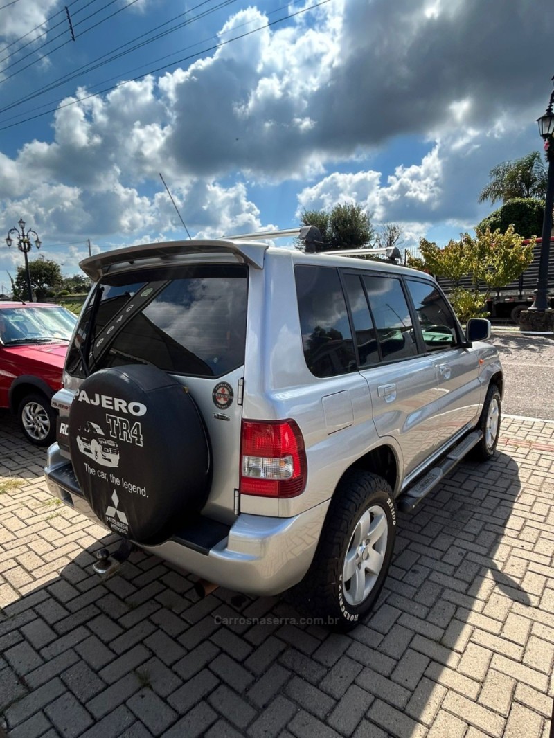 PAJERO TR4 2.0 4X4 16V 131CV GASOLINA 4P AUTOMÁTICO - 2003 - CAMBARá DO SUL