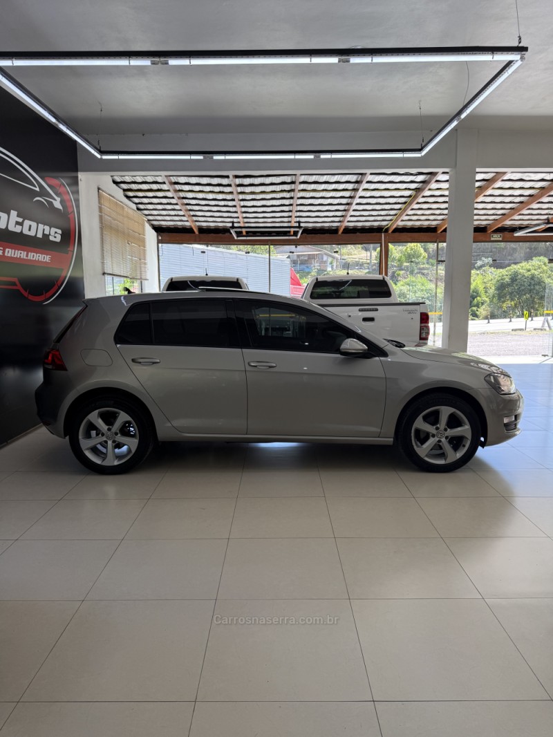 GOLF 1.0 TSI COMFORTLINE 12V TOTAL FLEX 4P MANUAL - 2017 - FARROUPILHA