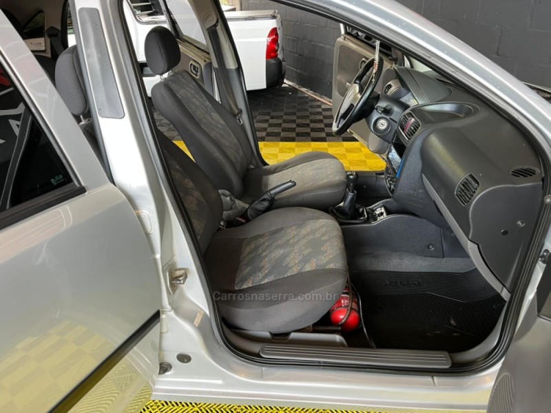 CORSA 1.0 MPFI MILENIUM SEDAN 8V GASOLINA 4P MANUAL - 2003 - CAXIAS DO SUL