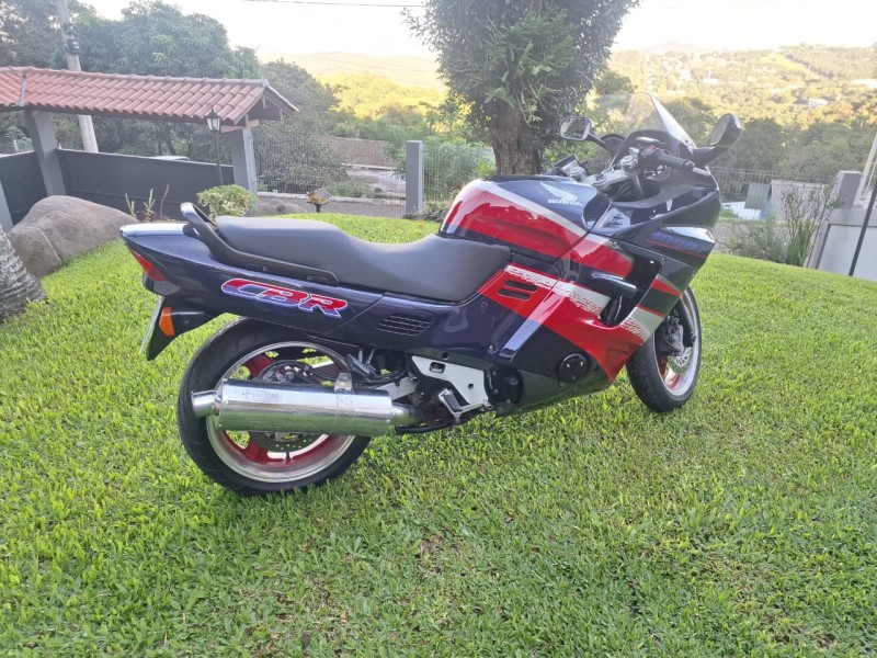 CBR 1000F  - 1994 - DOIS IRMãOS