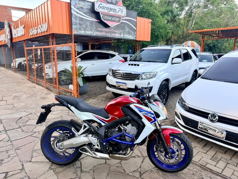 CB 650 F - 2017 - TRêS COROAS